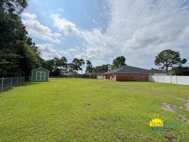 Building Photo - 2130 Pepper Dr