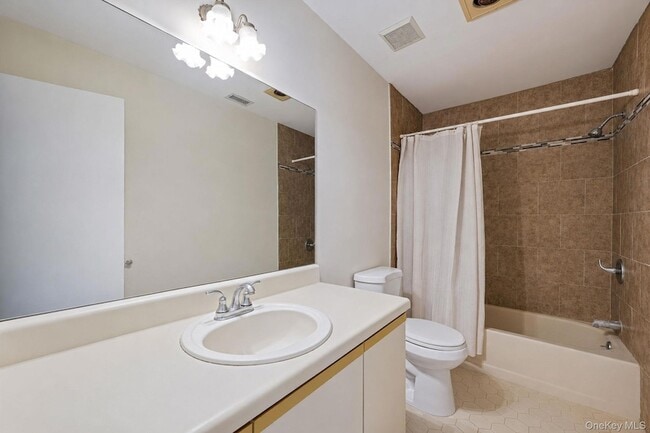 Building Photo - 908 Sara Cir