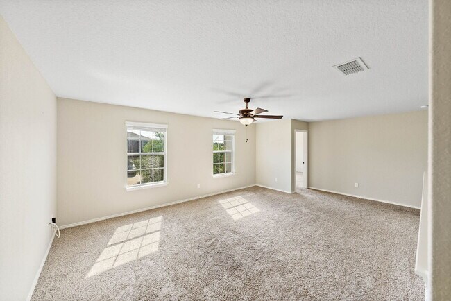 Building Photo - Flexible 5-Bedroom Rental Home in Alamo Ra...