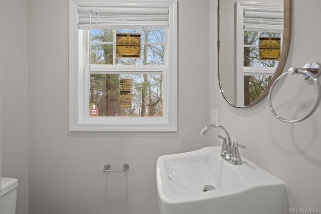 Building Photo - 790 Hardscrabble Rd