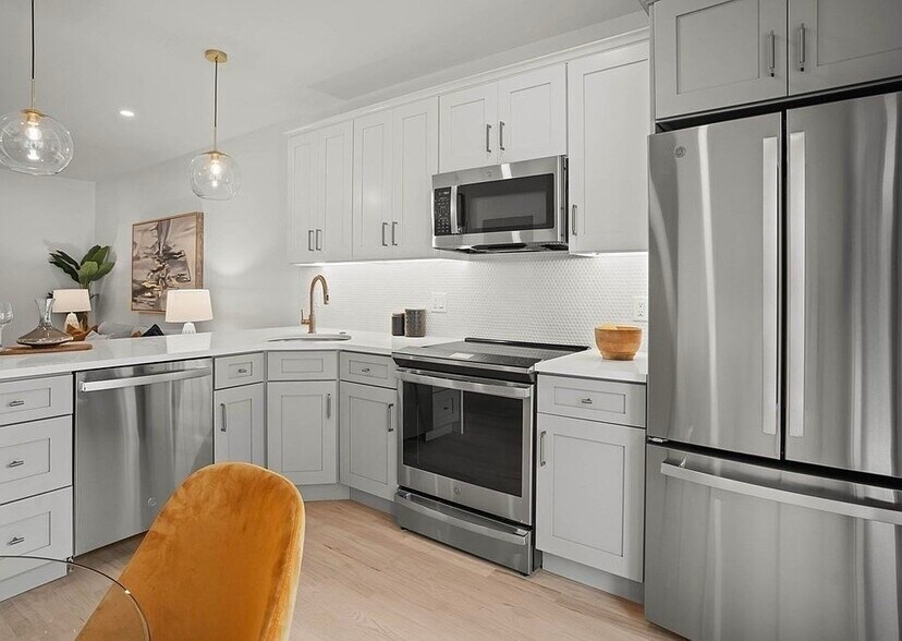 Kitchen - 52 Withington St