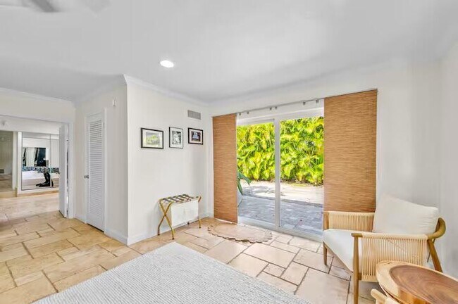 Building Photo - 2780 NE 16th St