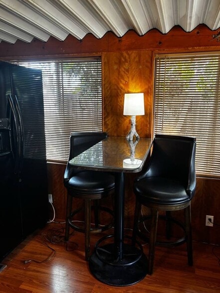 Building Photo - 487 Lado De Loma Dr