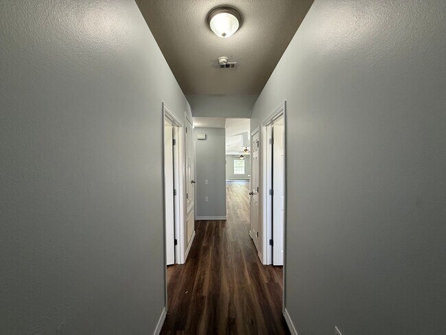Building Photo - Pensacola - Springfield - 3 bedroom, 2 bathroom