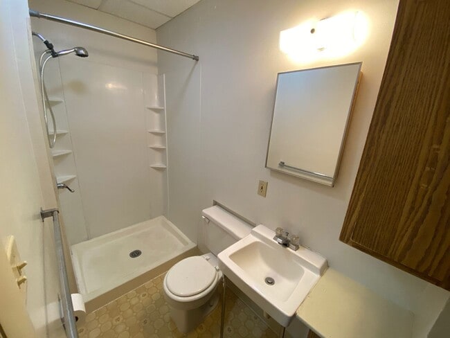 Building Photo - Indianola Ave 2777-2779 LAMT