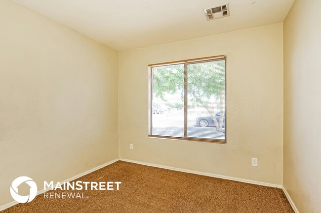 Building Photo - 8923 W La Reata Ave