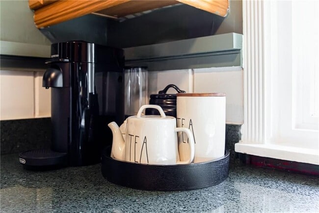 Building Photo - 4061 Lower Roswell Rd