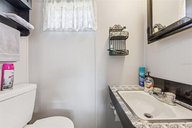 Building Photo - 77 Wildwood Ln