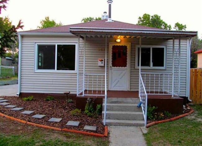 Primary Photo - 741 Lewis Ave