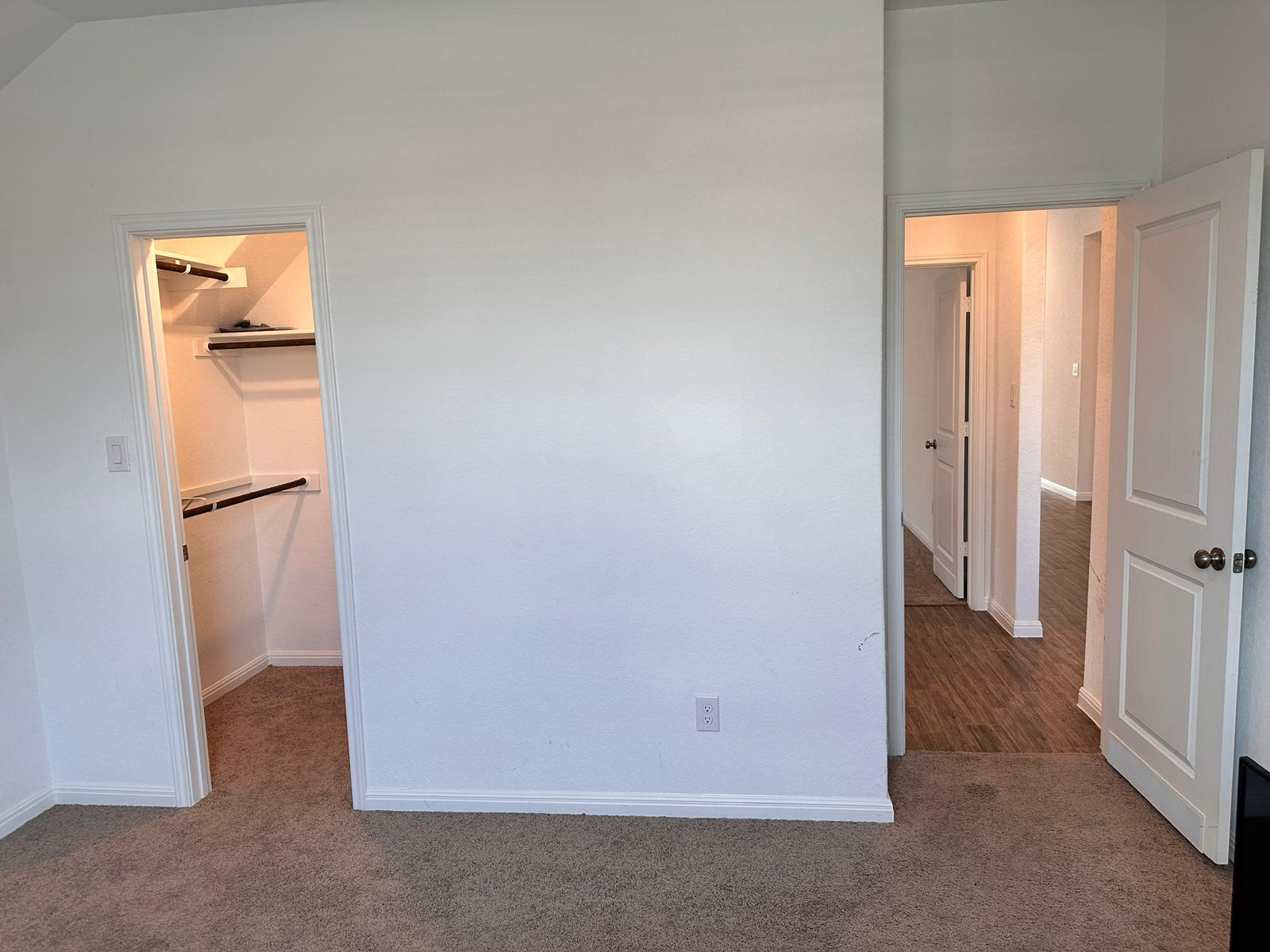 Building Photo - 15126 Nettleton Ml