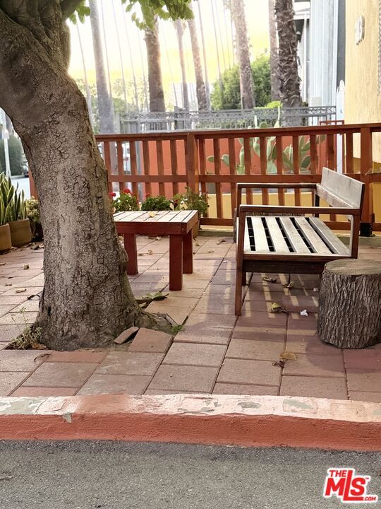 Building Photo - 6013 Carlton Way