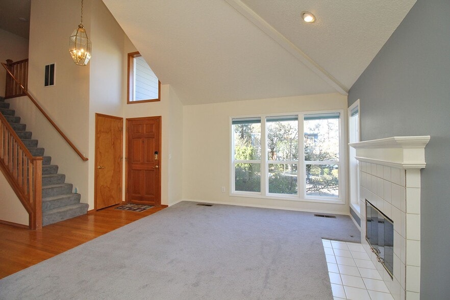 Building Photo - 9614 SW 54th Ave