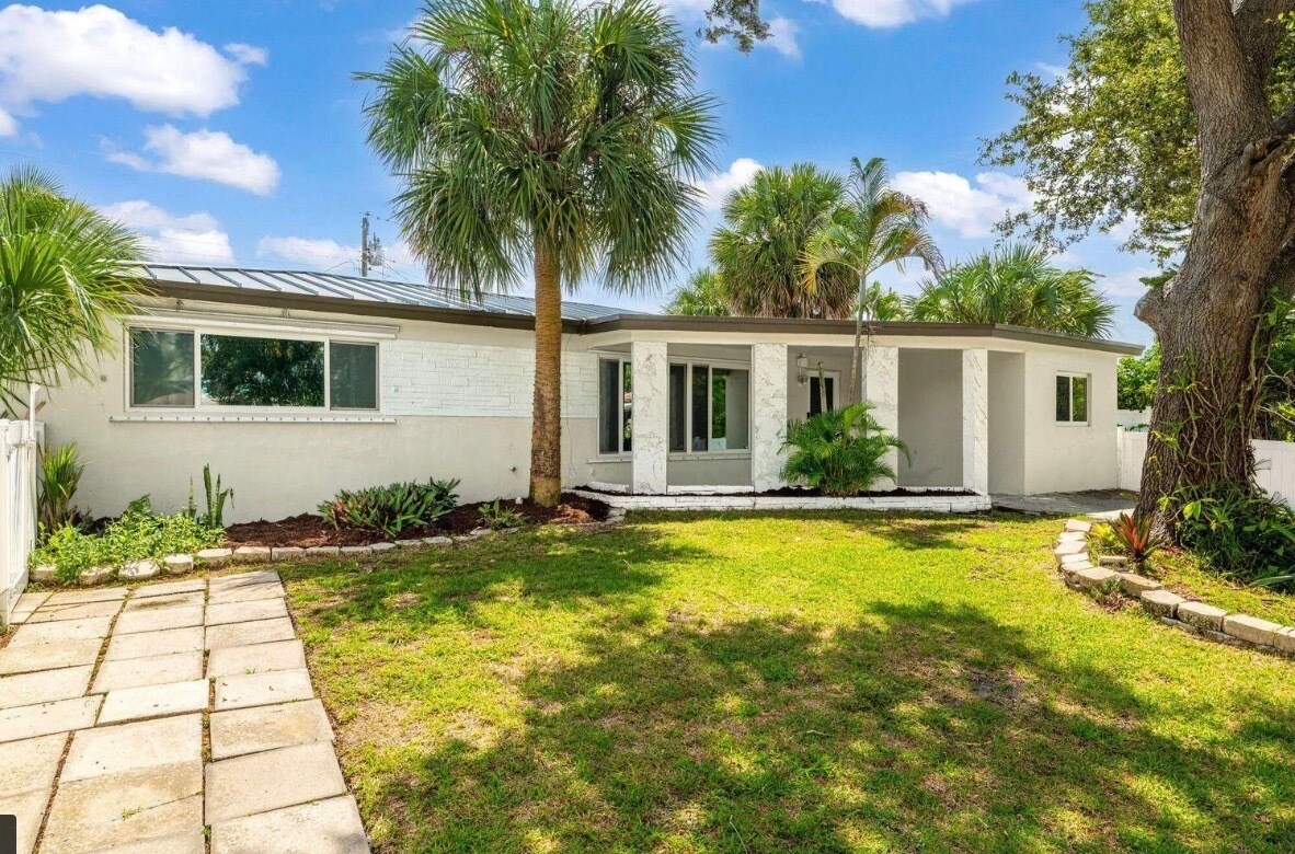 Building Photo - 2298 NE 4th Ave