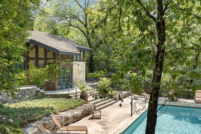 Building Photo - 4711 Spicewood Springs Rd