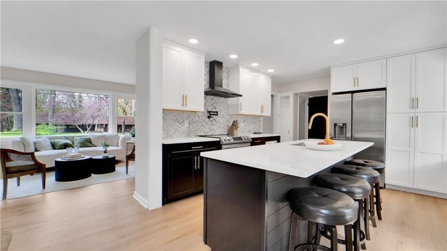 Building Photo - 288 Oakridge Dr