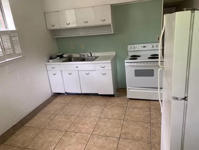 Building Photo - Spacious home in Florence, AL - Walking di...