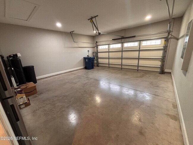Building Photo - 212 Willow Crk Ct