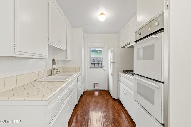 Building Photo - 3341 Porter Ln