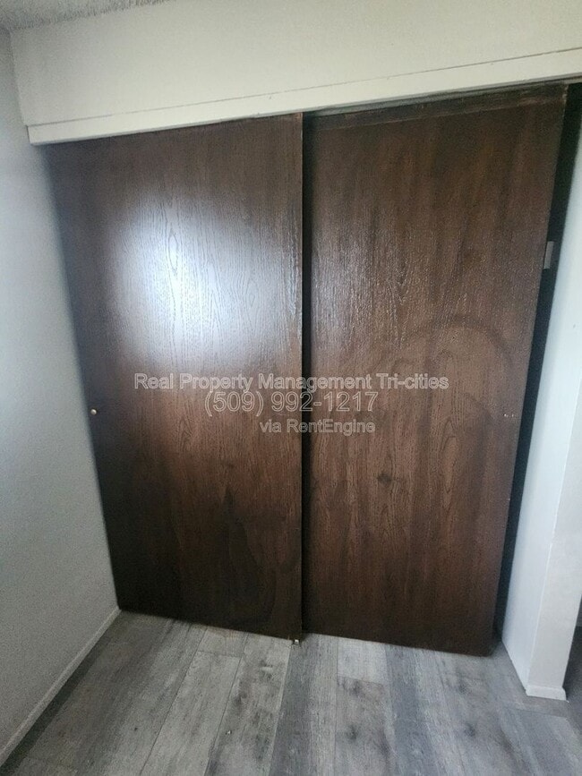 Building Photo - 2213 W 12th Ave