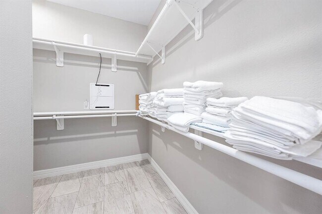 Building Photo - 4019 Mitote Dr