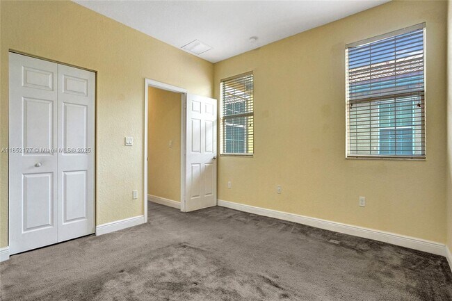 Building Photo - 1401 SW 147th Ter