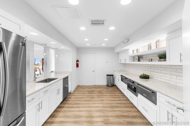 Building Photo - 3800 Galt Ocean Dr