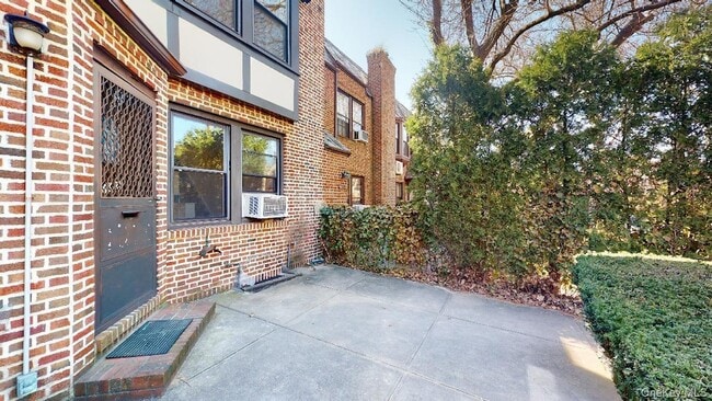 Building Photo - 68-24 Juno St