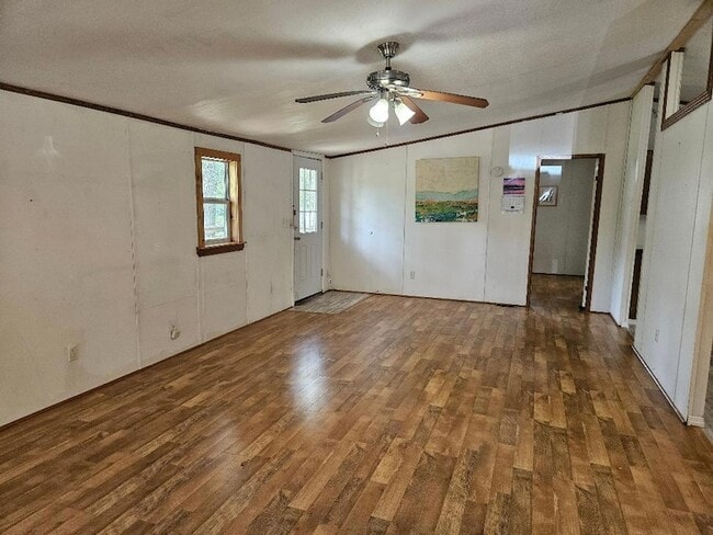 Building Photo - 127 Iroquois Dr