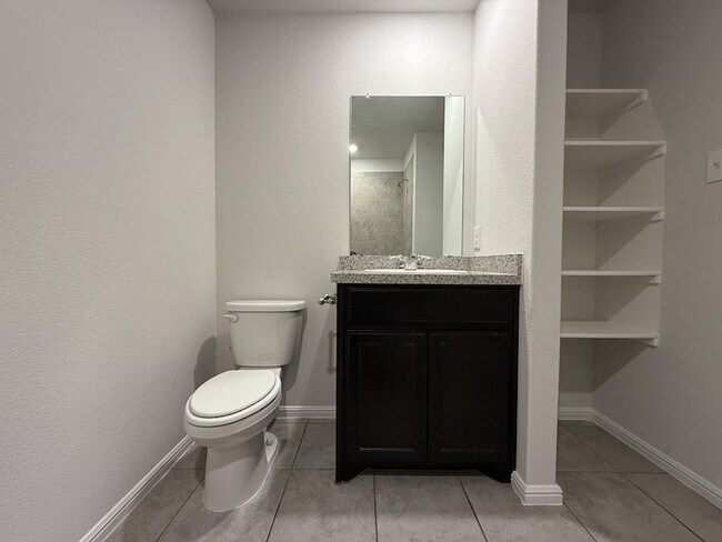 Building Photo - 10530 Ft Cibolo Trl