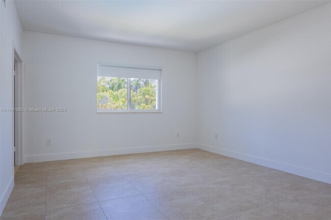 Building Photo - 50 Ocean Ln Dr