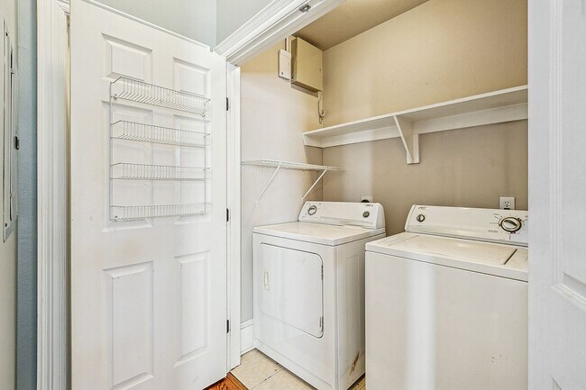 Building Photo - 503-505Third