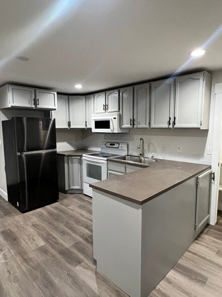 Building Photo - 1142 W Lucky Cv