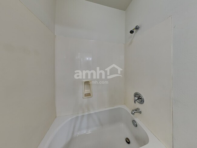 Building Photo - 19133 E Seagull Dr