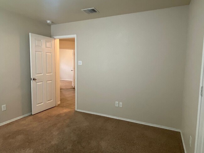 Building Photo - 3 BEDROOM, ACADEMY ISD