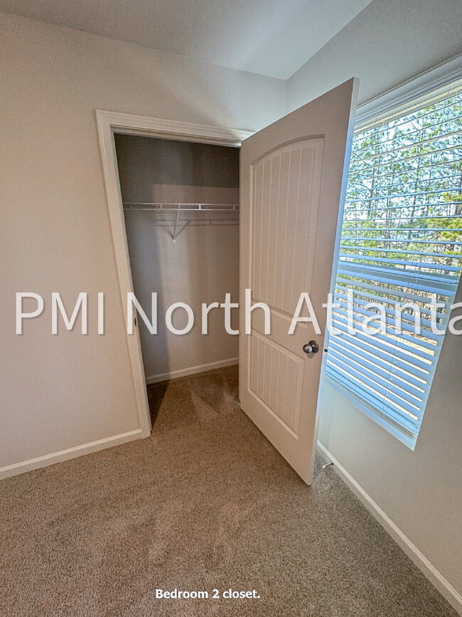 Building Photo - Brand New Flowery Branch Townhome