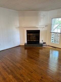 Living room - 612 N Oxford St