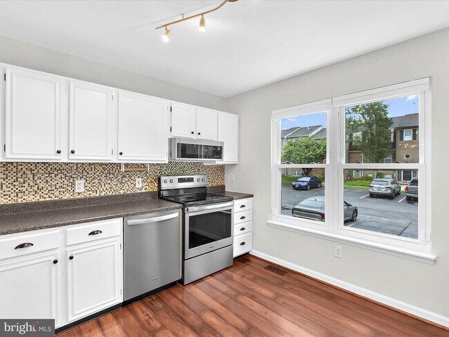 Building Photo - 2499 Vineyard Ln