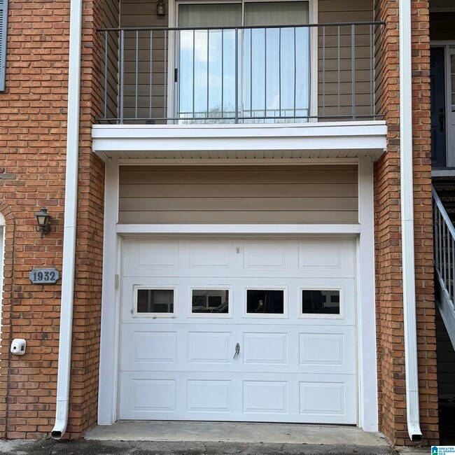 Building Photo - 1932 Waterford Pl