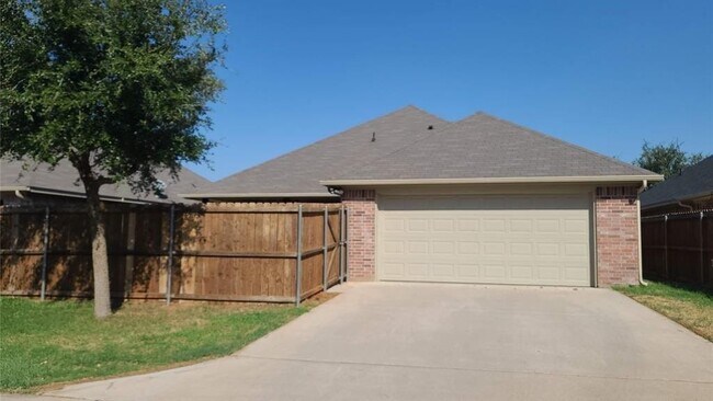 Building Photo - 1110 Avendale Dr
