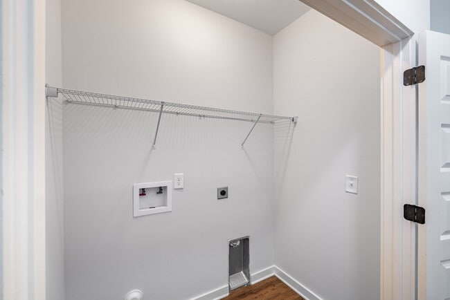 Building Photo - 2021 Weaver Way