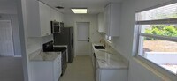 Building Photo - 1047 Japonica Ln