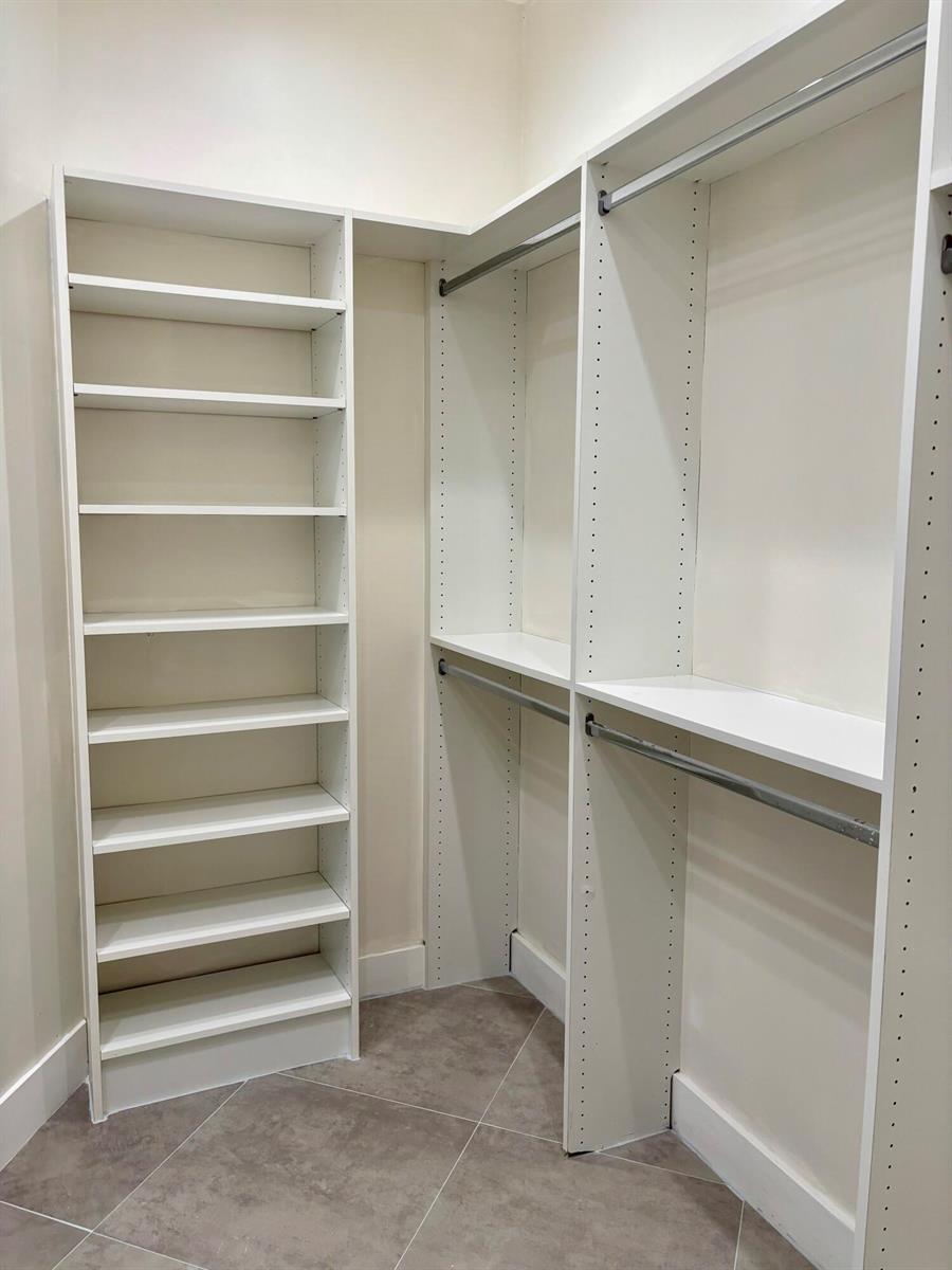 Building Photo - 5865 NW 125th Ave