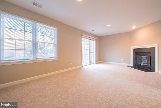 Building Photo - 3554 S George Mason Dr