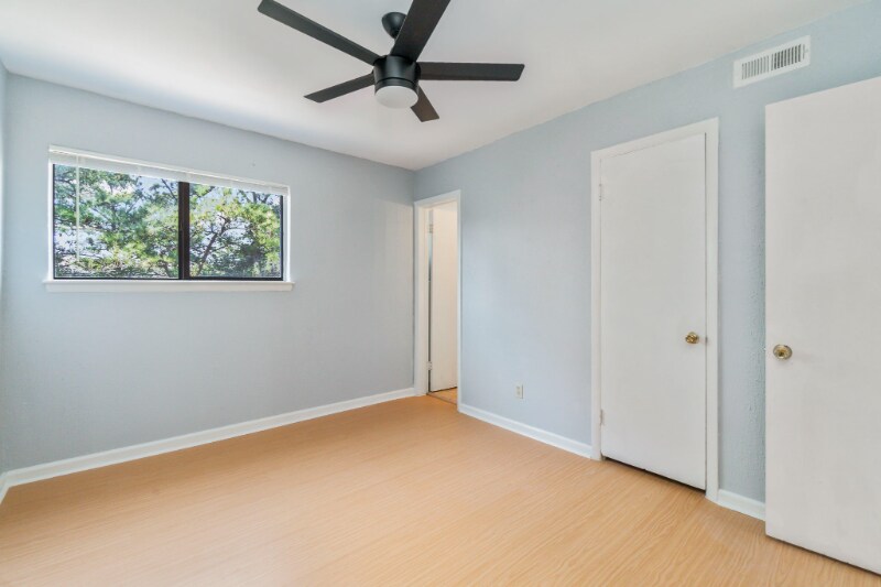 Building Photo - 487 W Ocean View Ave