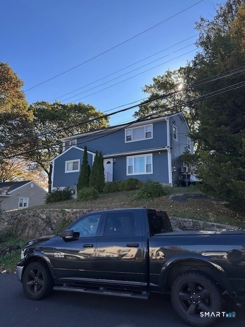 Building Photo - 131 Ruth St