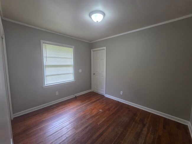 Building Photo - 4062 Shirley Dr