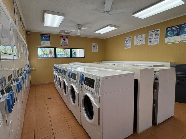 Building Photo - 7913 SW 104th St