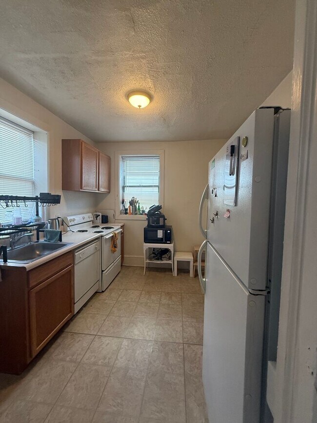 Building Photo - 416 McKee Pl