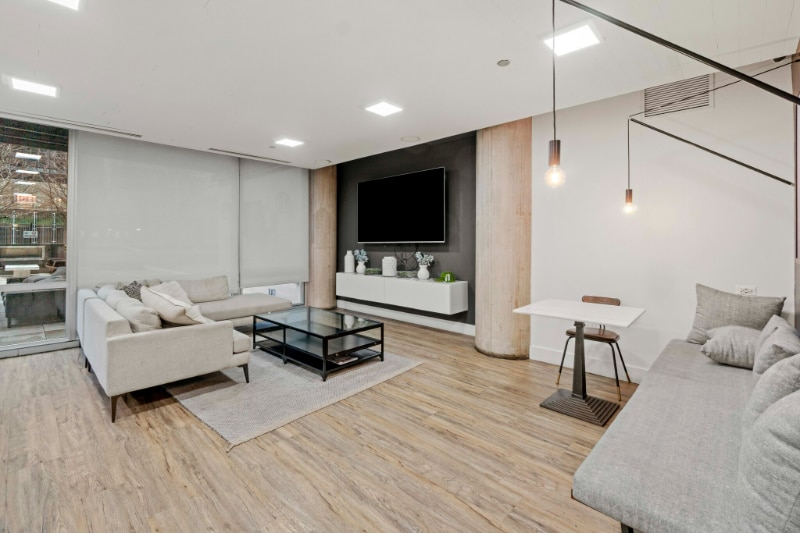 Building Photo - 1389 S State St