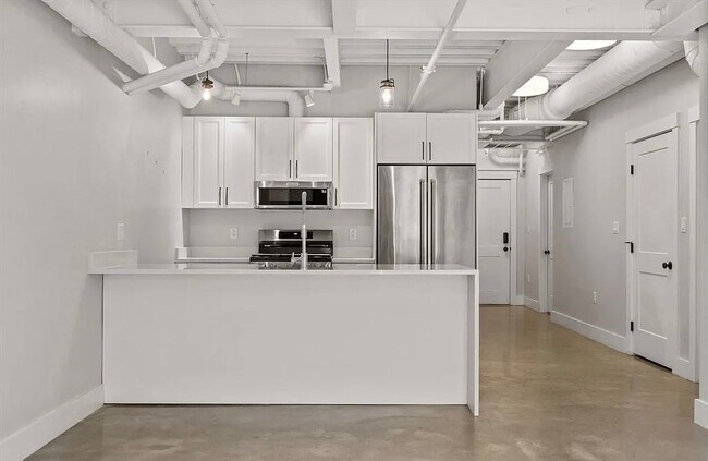 Building Photo - 305 Webster Ave